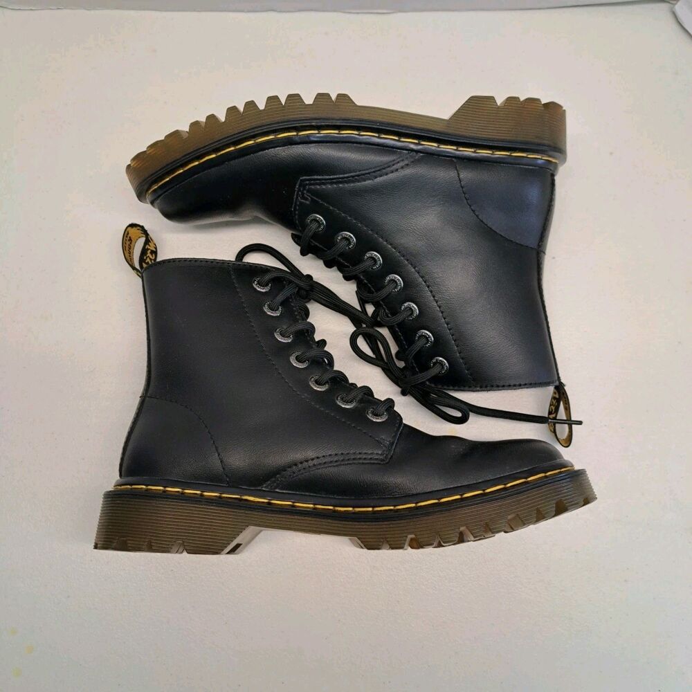 Dr. Doc Martens LUANA Black Matte Leather Ankle Boots AW004 Docs Womens Size 7 - Picture 5 of 10